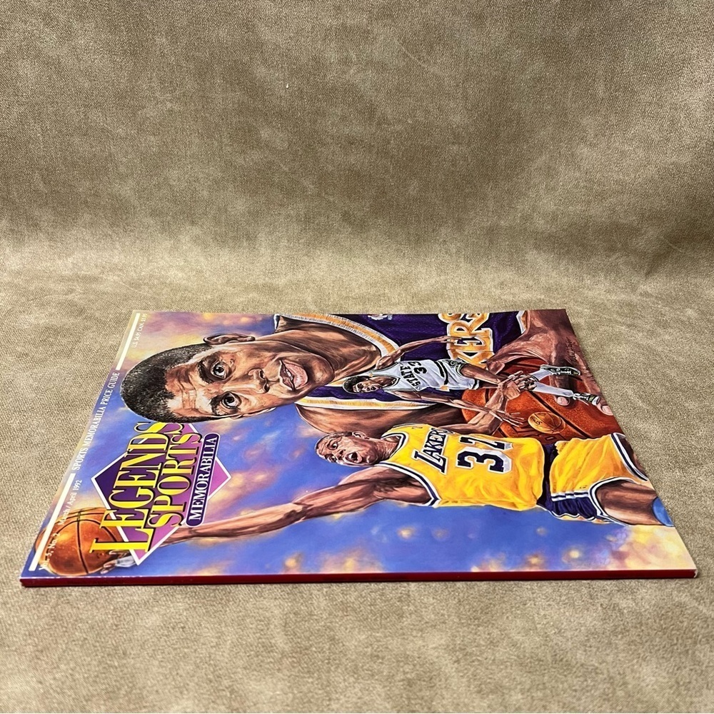 March/April 1992 Legends Sports Magazine w/Foil Cards & Post Cards - Picture 2 of 5